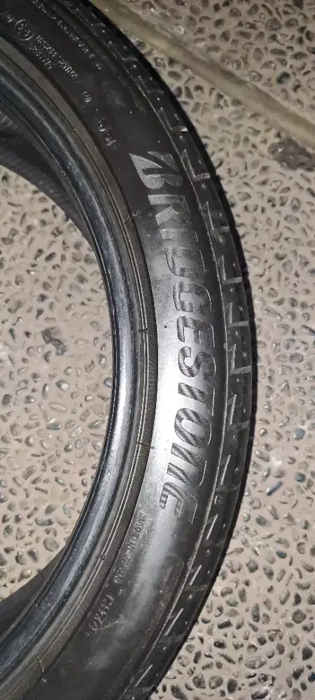Ban Brigestone Turanza T005 225/45R19 70%