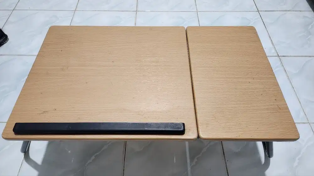 Meja Laptop Lipat
