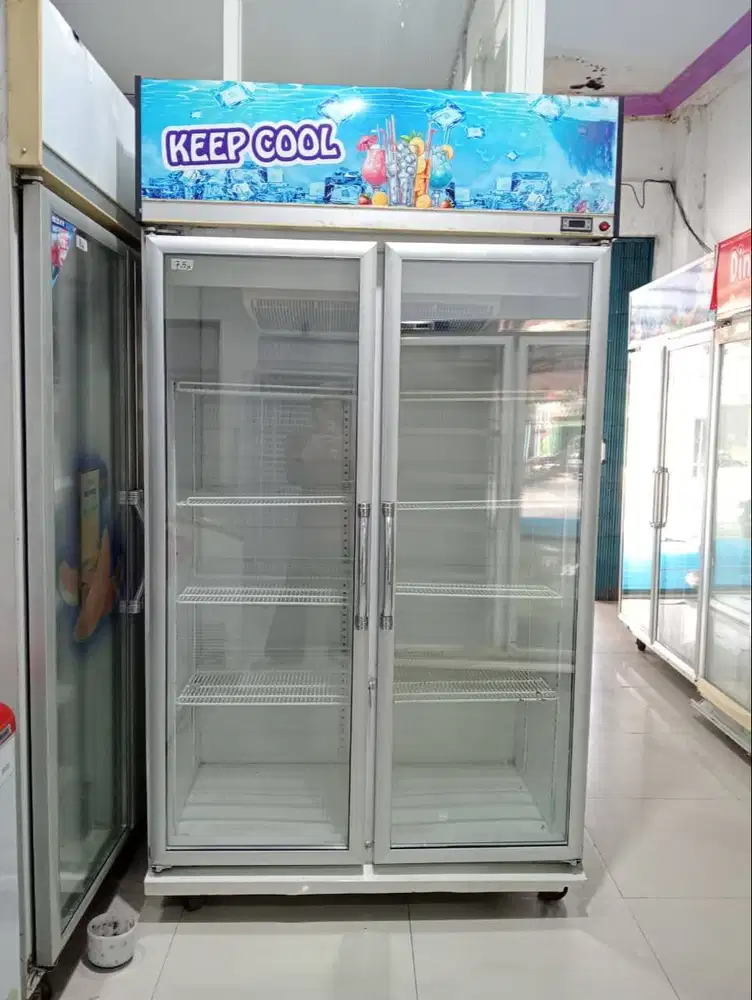 PROMO - Showcase 2 pintu bekas murah normal tinggal pakai GEA