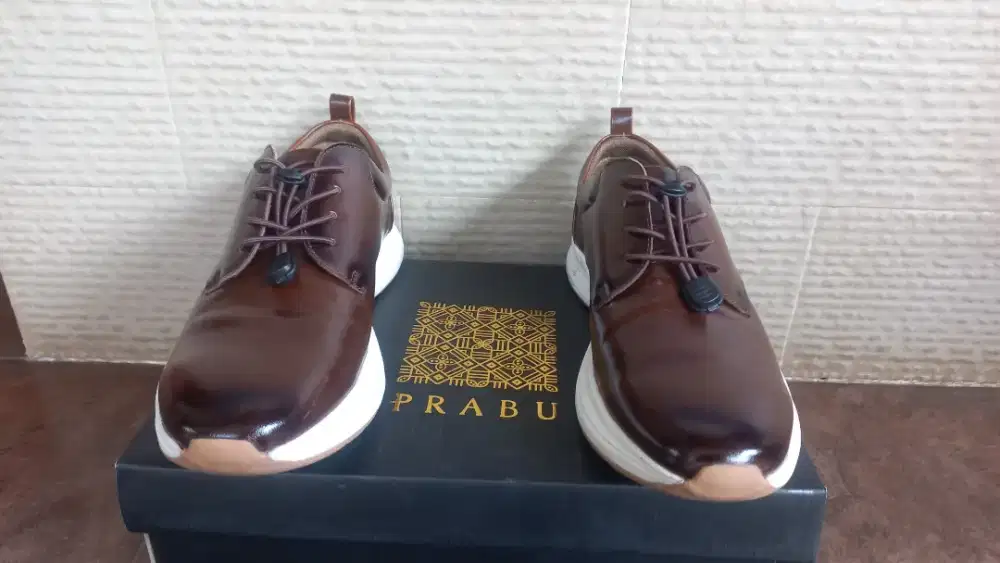 Sepatu Kulit Sneaker Pria Merk Prabu  Brown Coklat Empuk