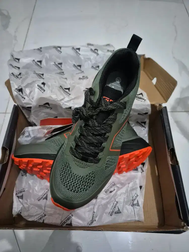 SEPATU EIGER HARRIER SIZE 39