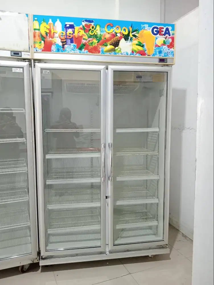 PROMO ! Showcase 2 pintu bekas murah normal