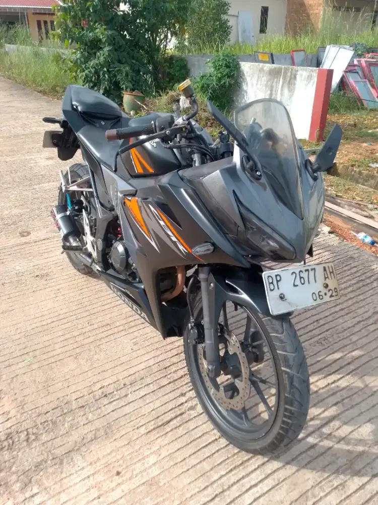 HONDA CBR 150 2019