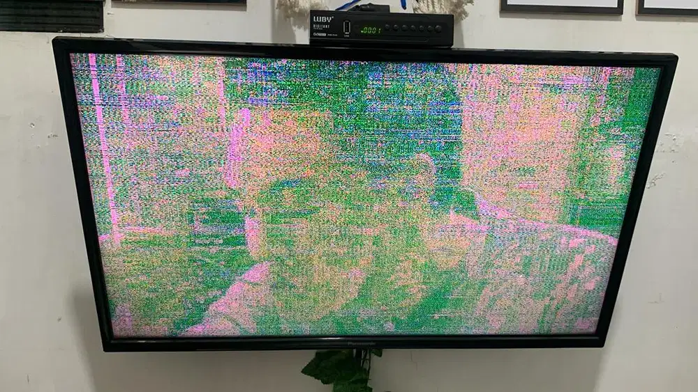 Tv led 32 inch minus