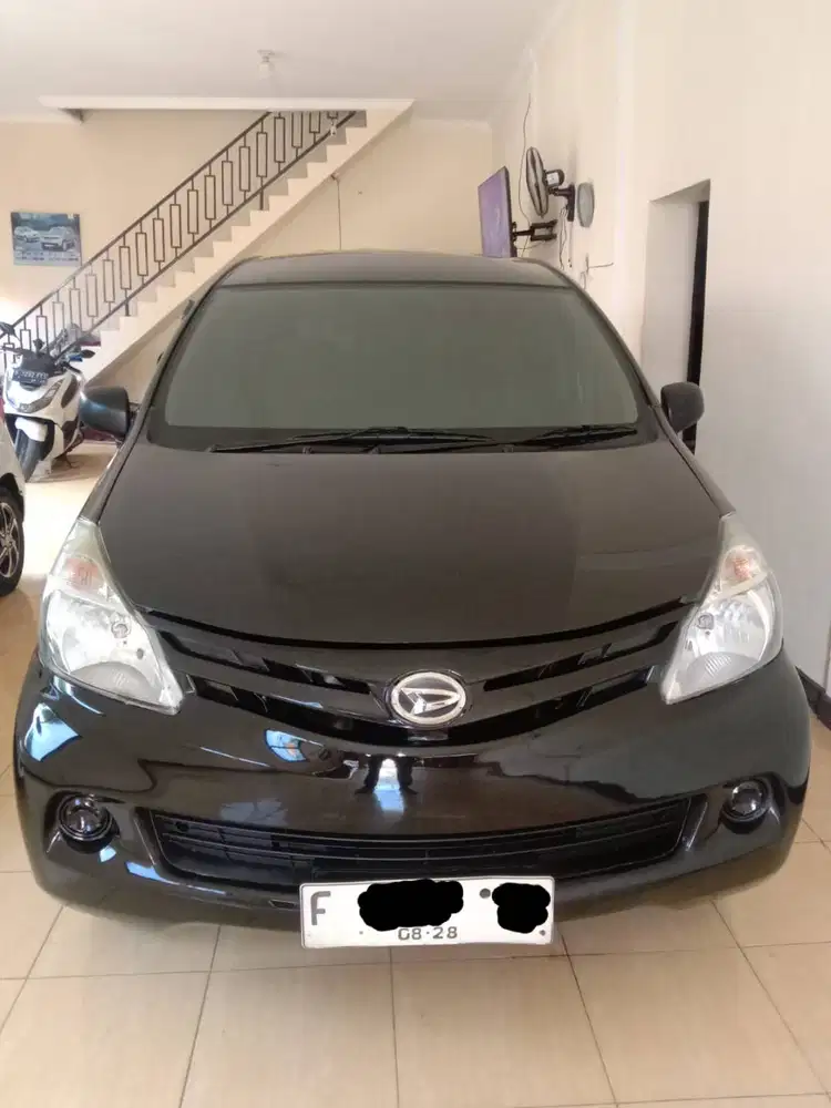 Daihatsu xenia (2013)