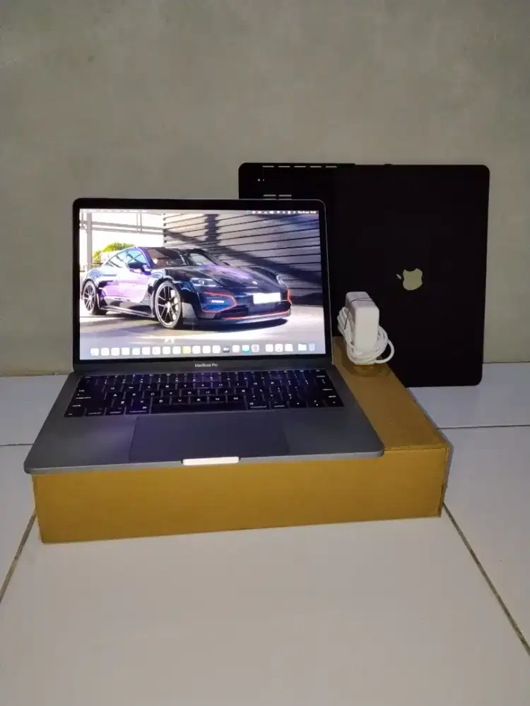 Macbook Pro 2017 8/256 Warna Space Grey