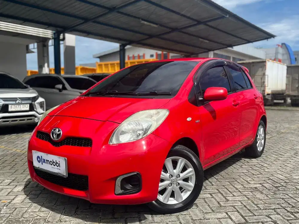 DP RENDAH - Toyota Yaris 1.5 J Bensin-MT 2013