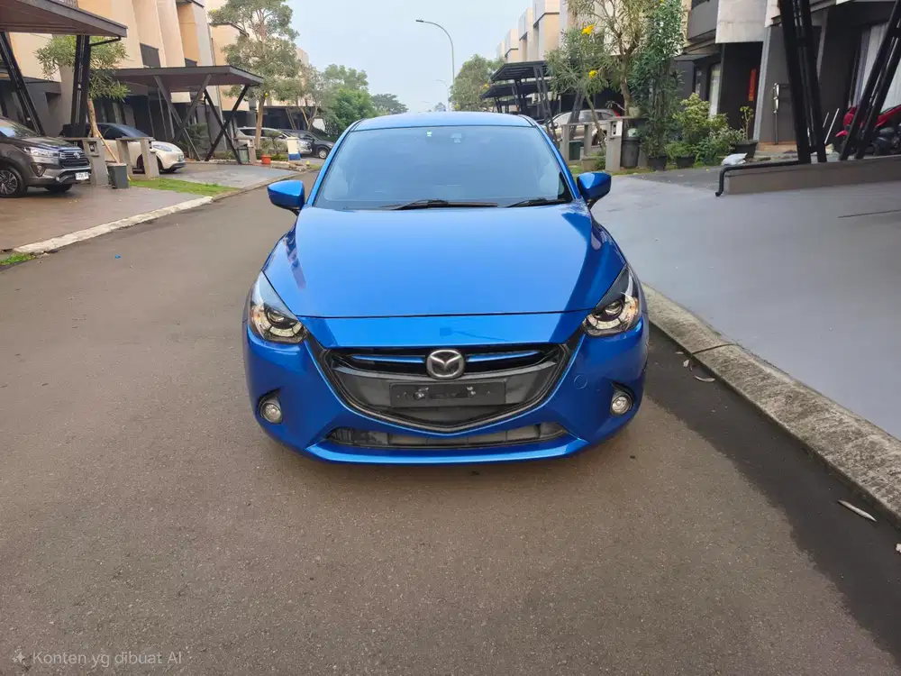 Mazda 2 2015 Limited Blue, Sporty, STNK baru perpanjang dan Asuransi