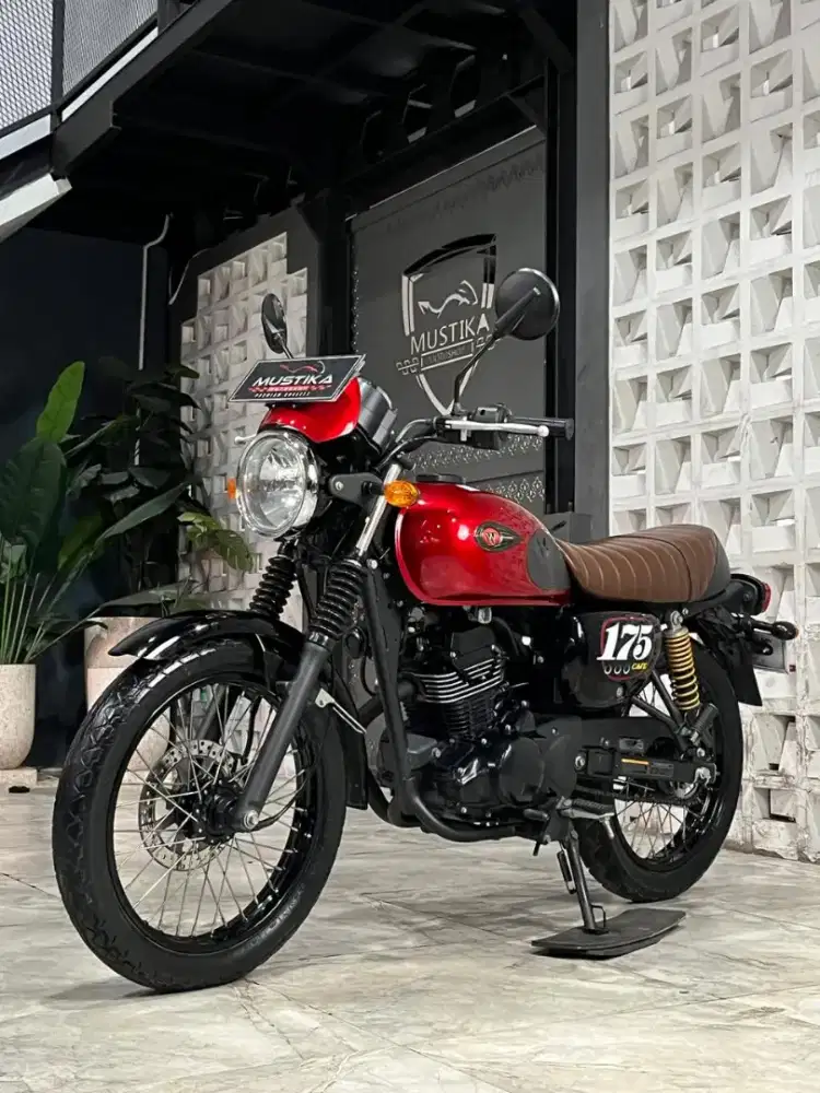 KAWASAKI W175 CAFE 2019 - Chintia Mustika