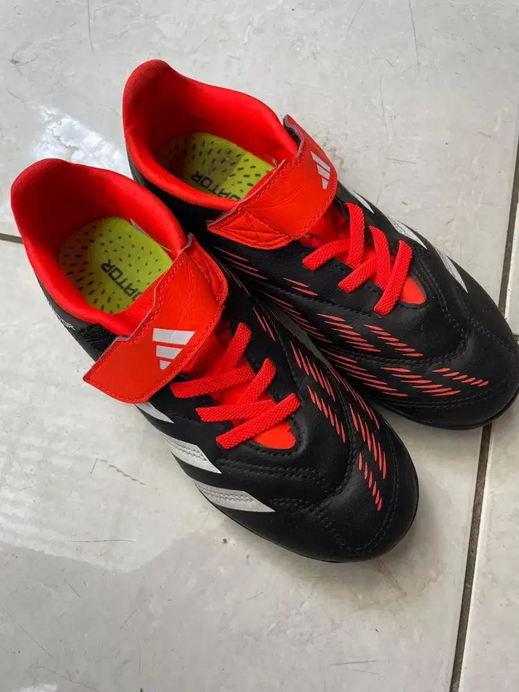 Adidas predator size 21/32