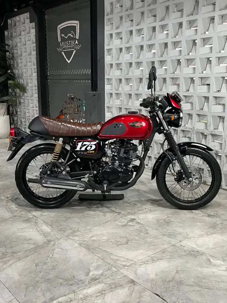 KAWASAKI W175 CAFE 2019 - Chintia Mustika