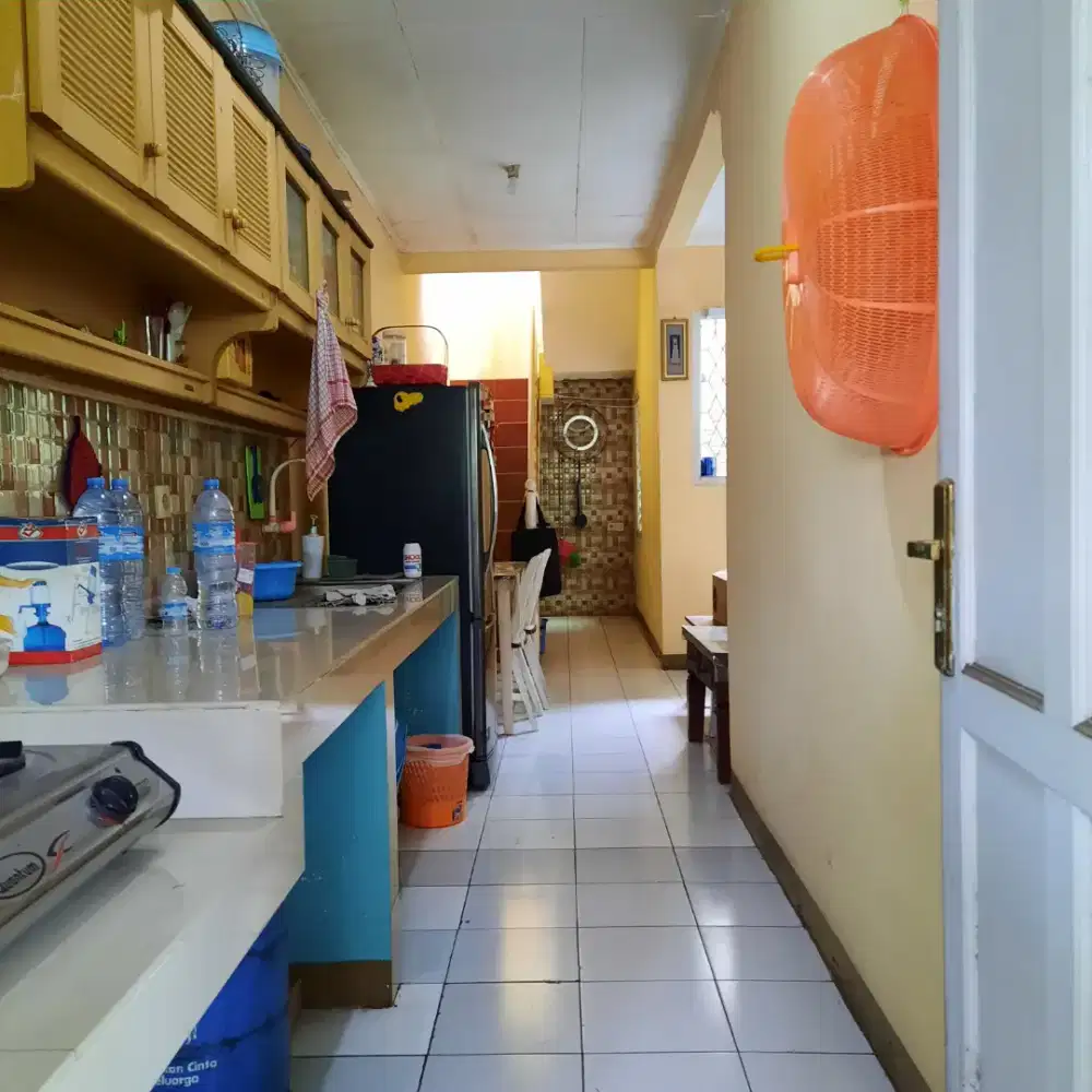 Rumah 1.5 Lantai Furnished Terawat Siap Huni Bumi Adipura