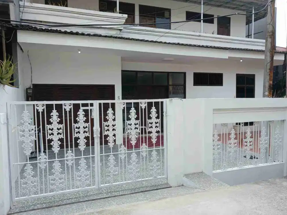 Disewakan rumah minimalis tingkat dalam cluster siap huni di kelapa gading jakut