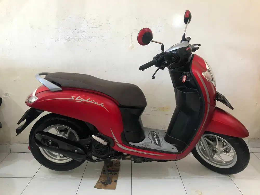 Scoopy Stylish Th.2020 merah!!