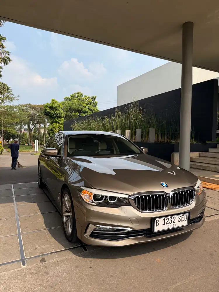 BMW 520i 2018 Champagne Quartz