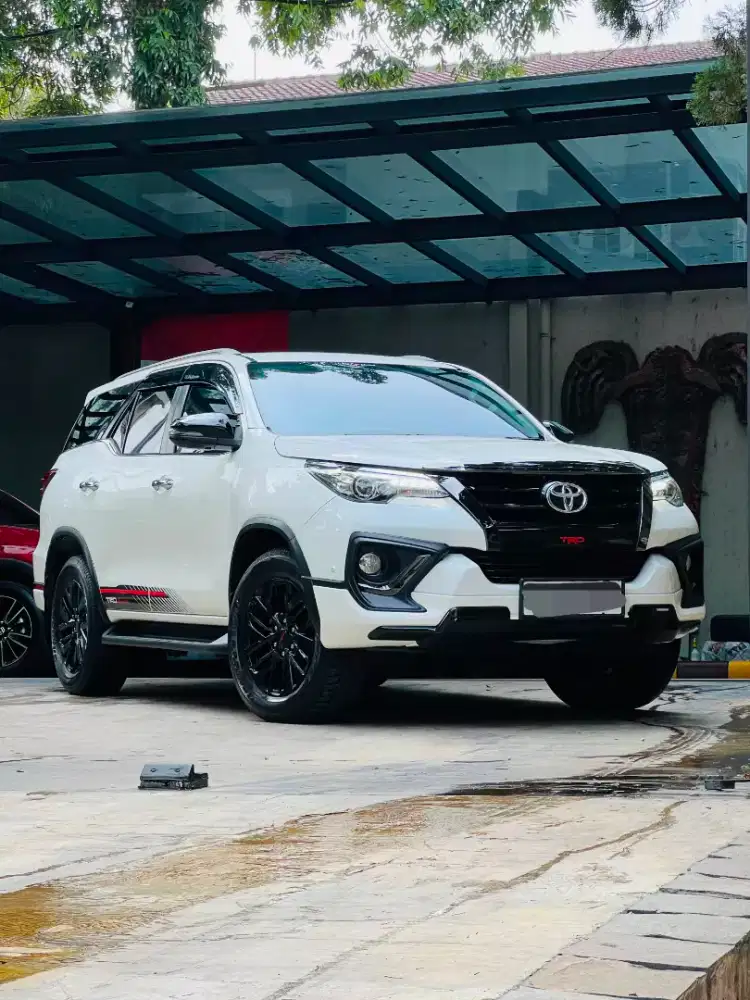 TOYOTA FORTUNER VRZ