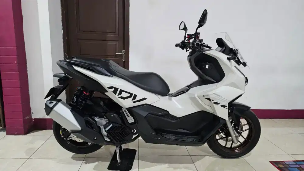 Honda ADV 160 CBS Putih