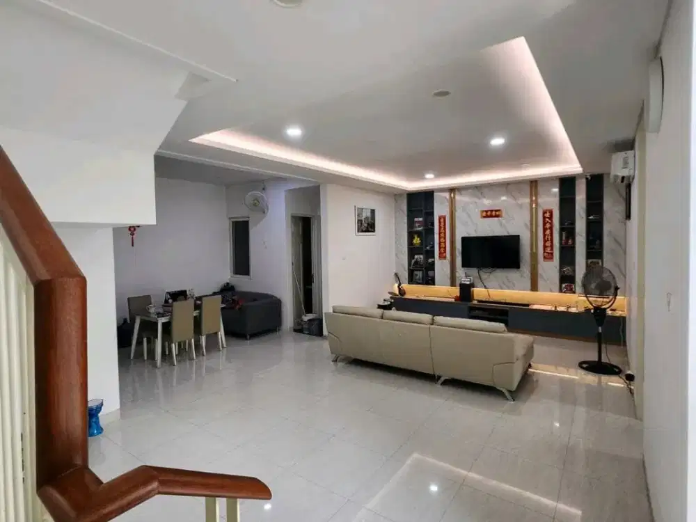 RON.A2782 RUMAH GRAND PAKUWON BRISBANE SURABAYA AREA NYAMAN SIAP HUNI