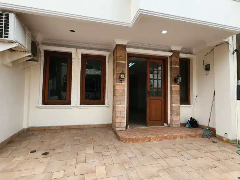 Dijual Kelapa Nias 3 lantai siap huni - Kelapa Gading