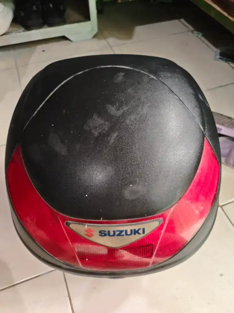 Box Belakang Motor Touring merk Suzuki
