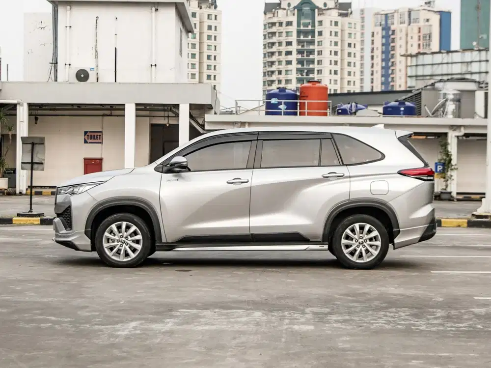 Toyota Zenix 2.0 V Hybrid RSE Modelista Matic abu abu ganji