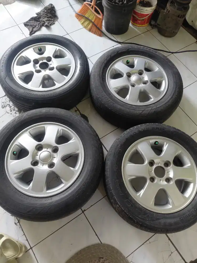 Velek dan ban ada 6pcs