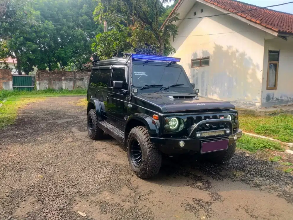Suzuki Jimny 1985 Bensin