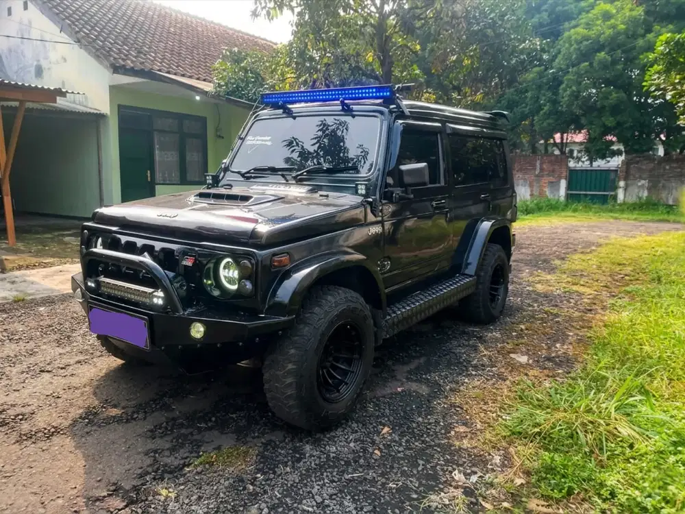 Suzuki Jimny 1985 Bensin