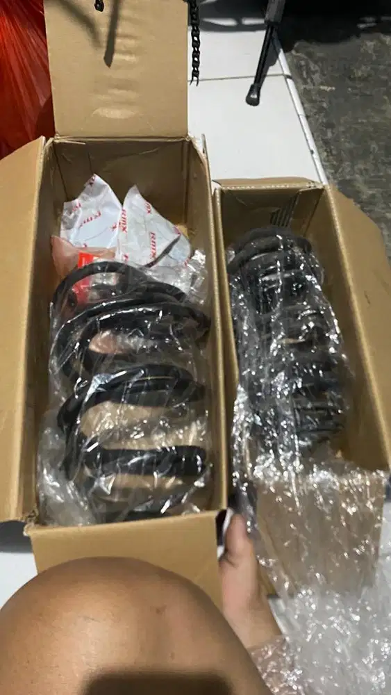 Per coil spiring dan shockbrekaer depan honda jazz gd3