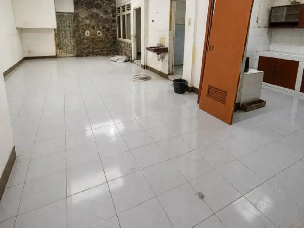 Rumah Hitung Tanah di Mangga Besar Raya | LT 253 m² | Cocok untuk Kost, Kafe, Resto & Gudang | Harga 2,5 M