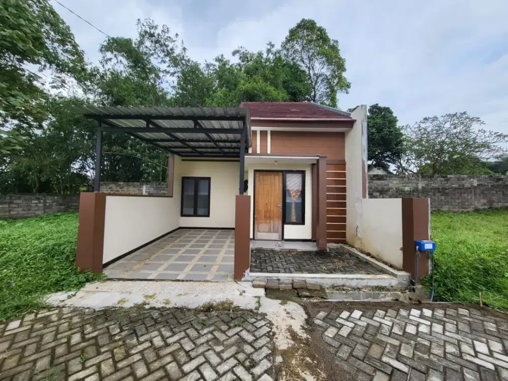 Rumah Modern di Kawasan Perumahan yang Damai