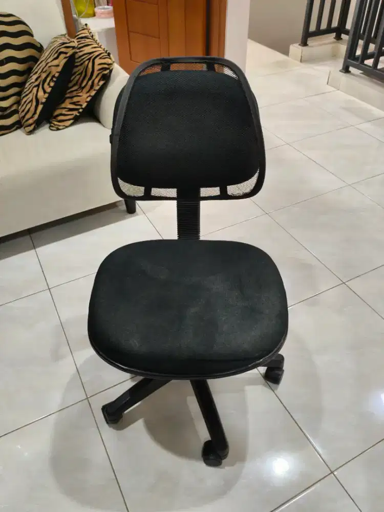 Kursi Kerja Staff Indachi