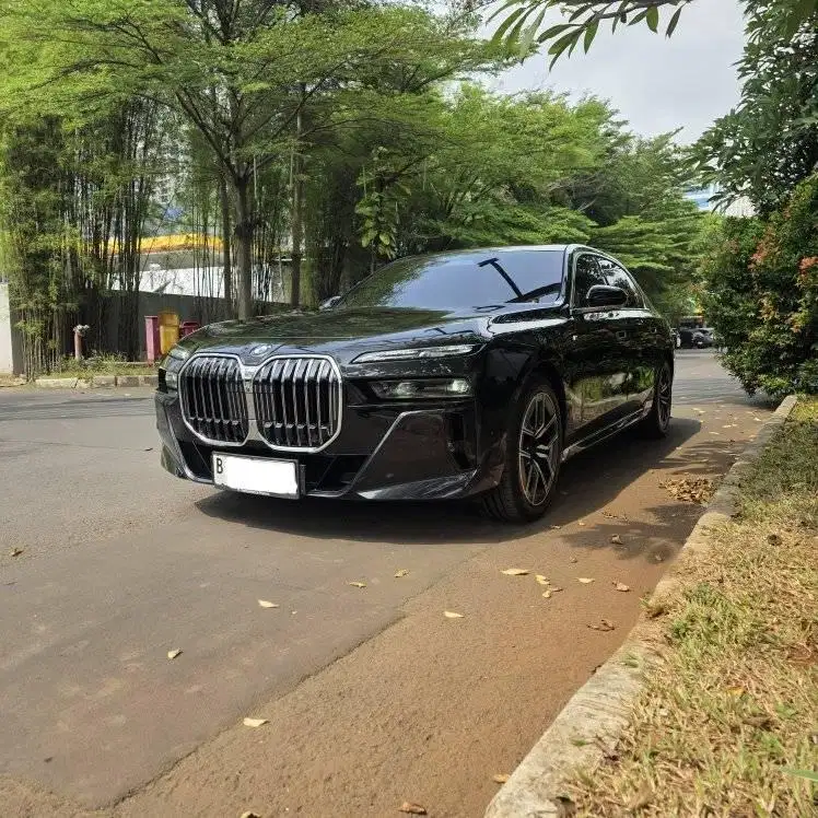 2023 BMW 735i M-Sport Km 6000 Antik