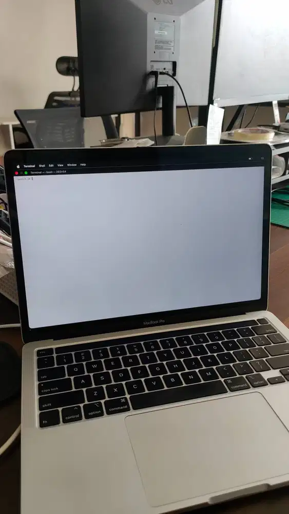 MacBook Pro 13” 2020 Intel i5 16GB/512GB Silver Ex iBox
