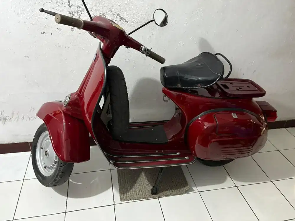 Vespa Super 1978 (kepemilikan pribadi)