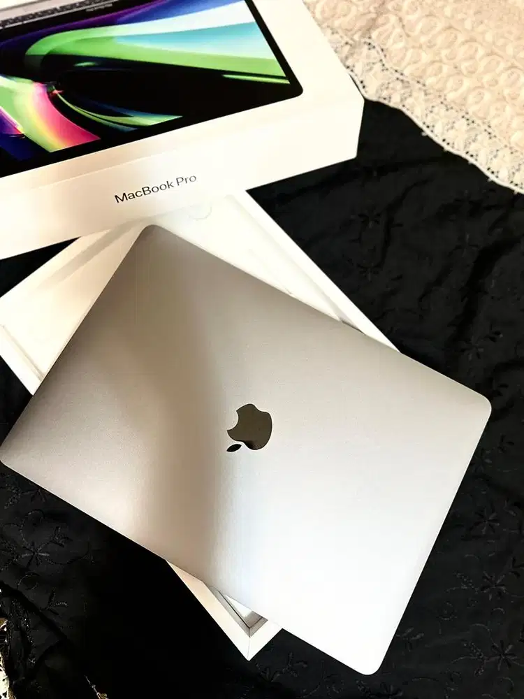 MacBook Pro M1 13 2020 Fullset Original (Pembelian 2021)