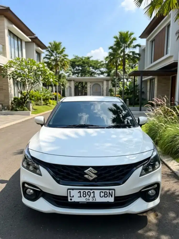 baleno Hatchback Automatic putih odo 10 rb an 2024