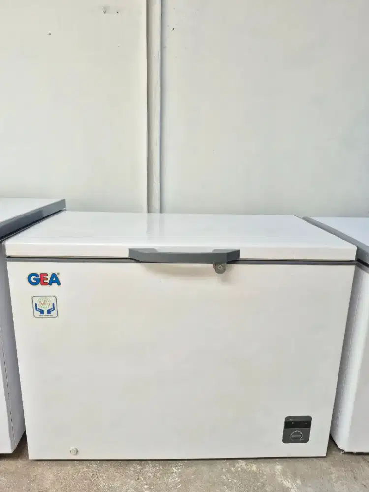 FREEZER GEA 300L ORI SIAP PAKAI