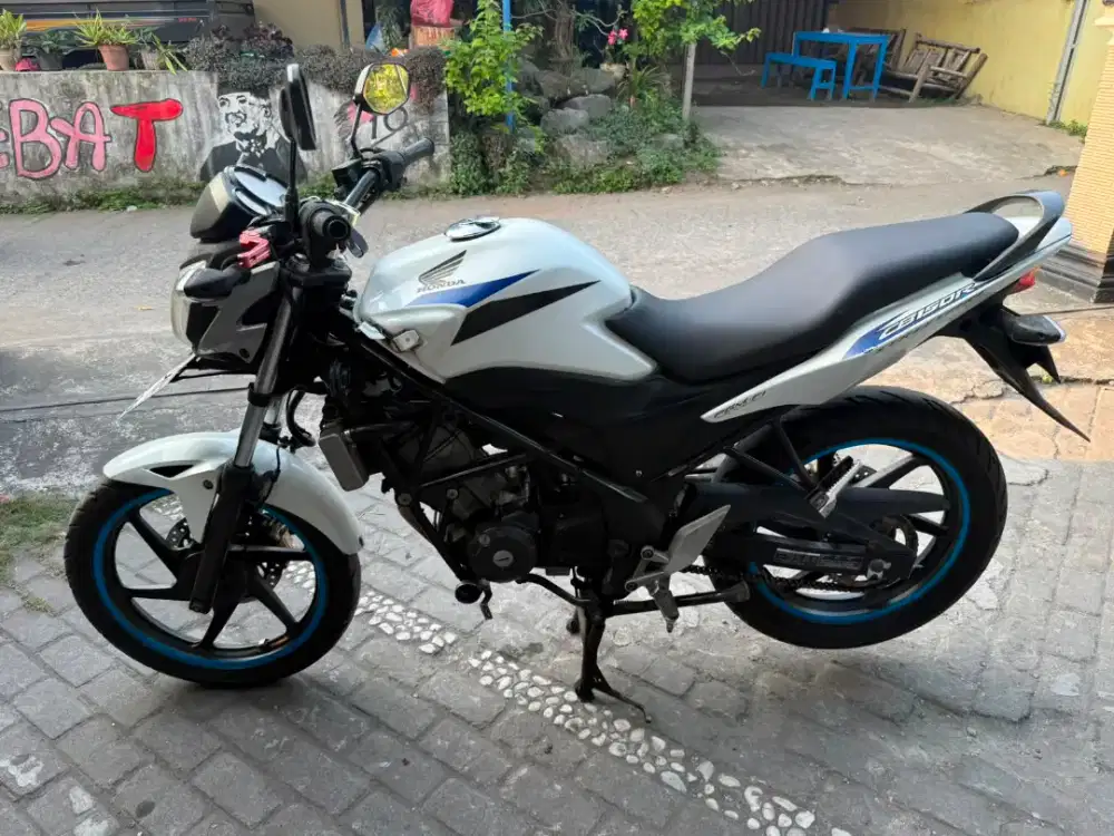Honda CBR 150 R THN 2014 plat AB sleman