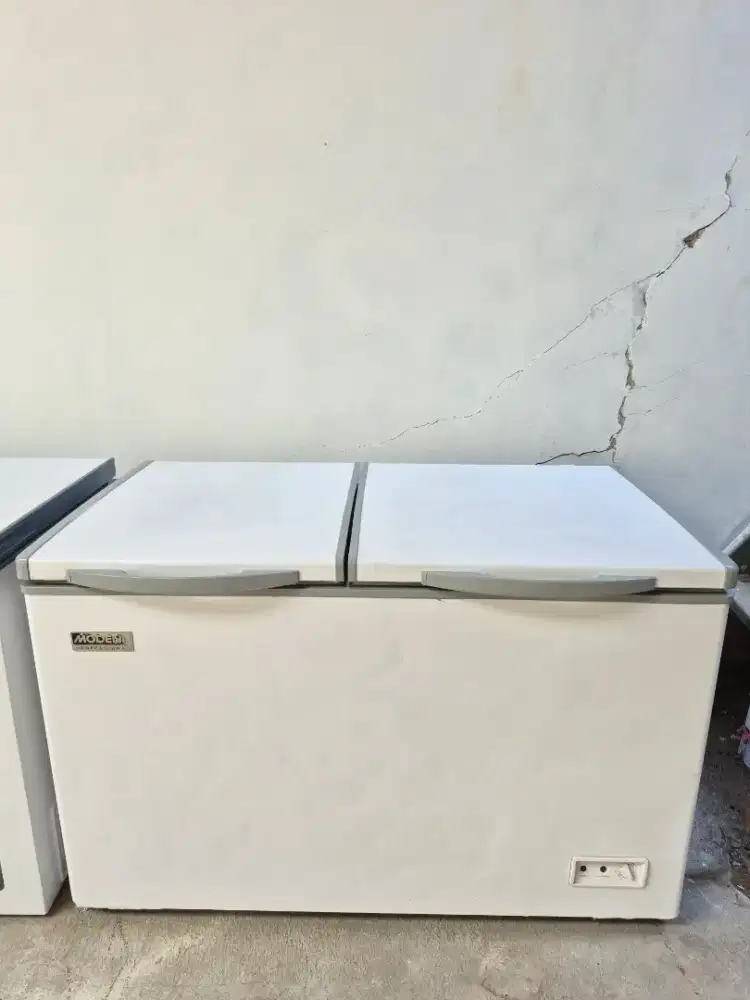FREEZER MODENA 400L ORI SIAP PAKAI