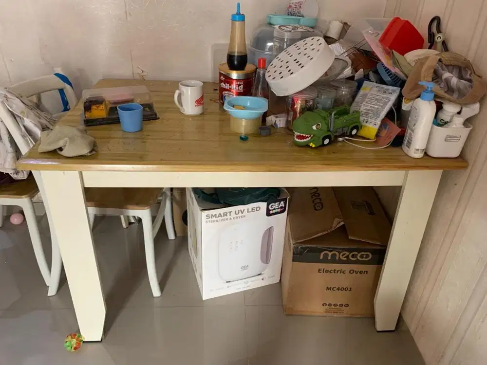 Meja Makan Ruang Tamu