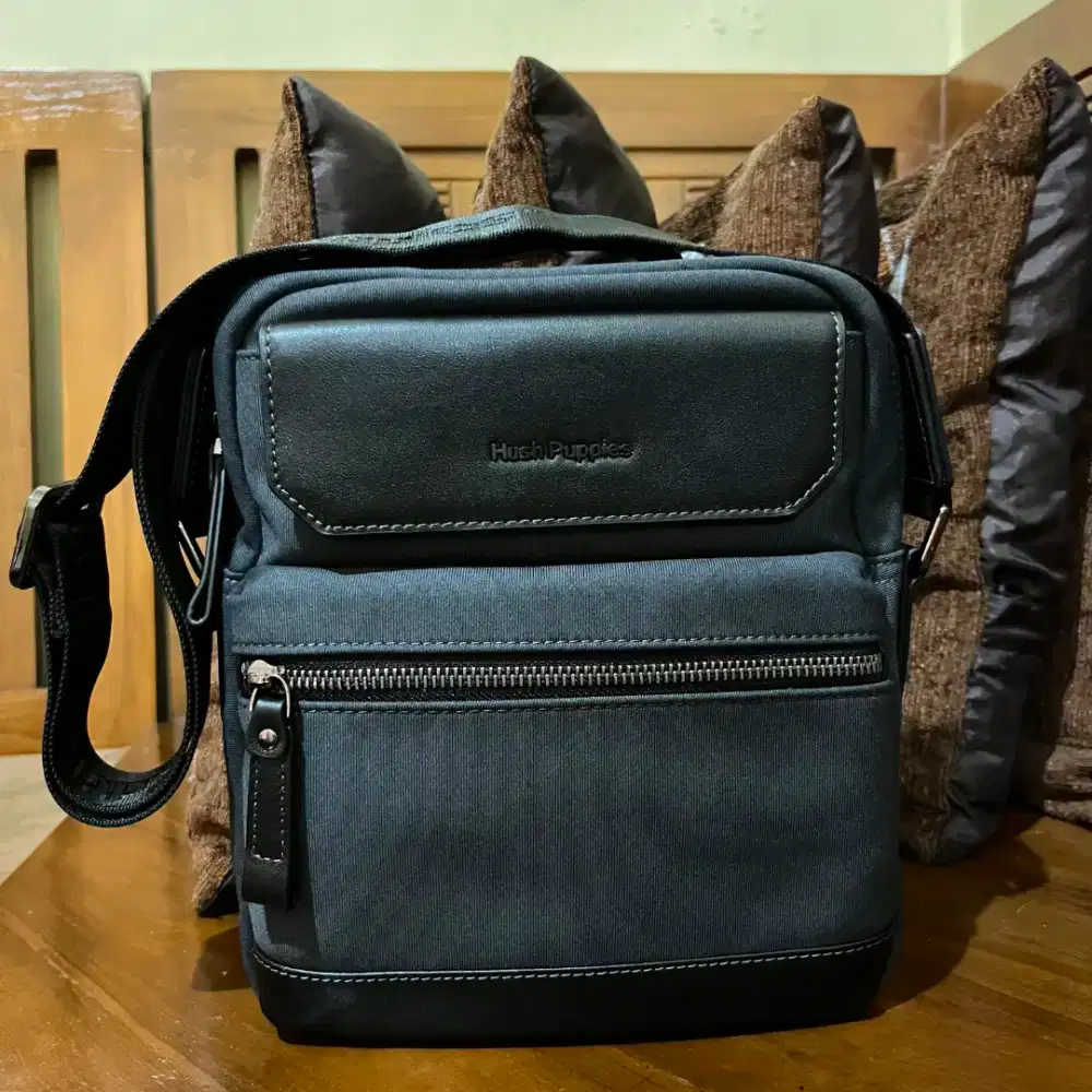 Tas sling bag hush puppies