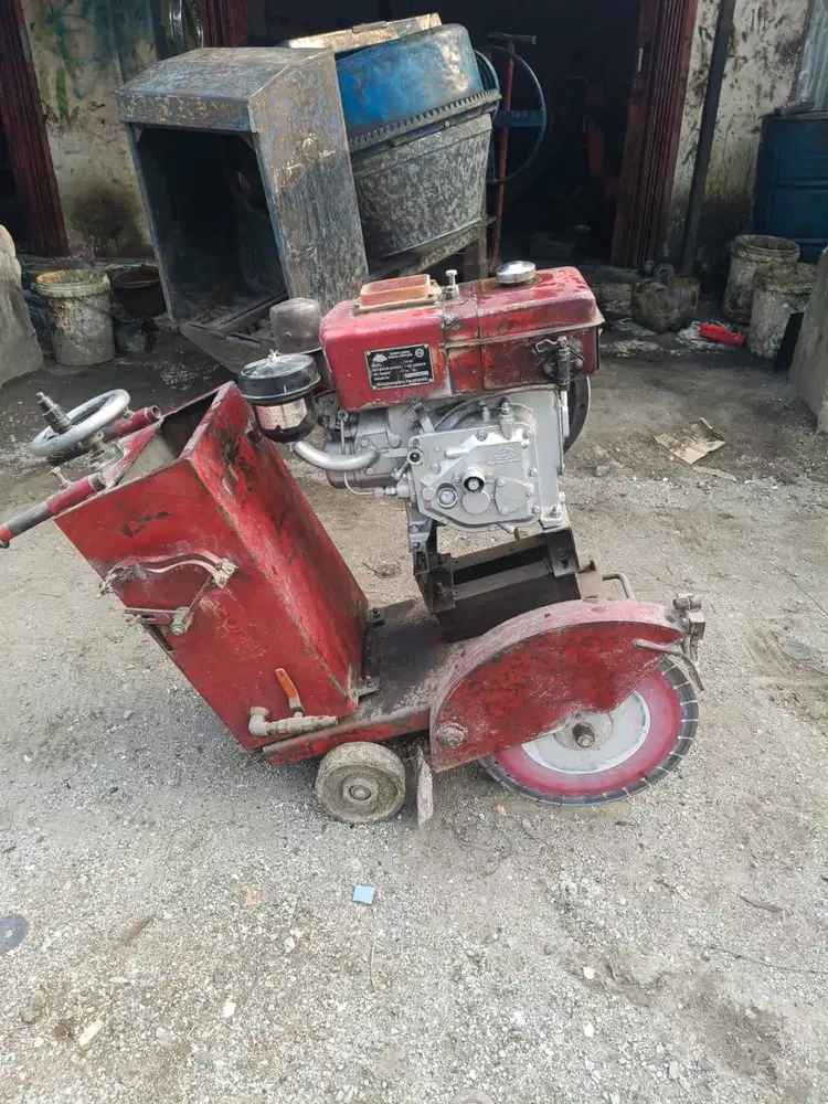 Jual Mesin Cutting Beton Mesin Dongfeng Mulus Siap Pakai