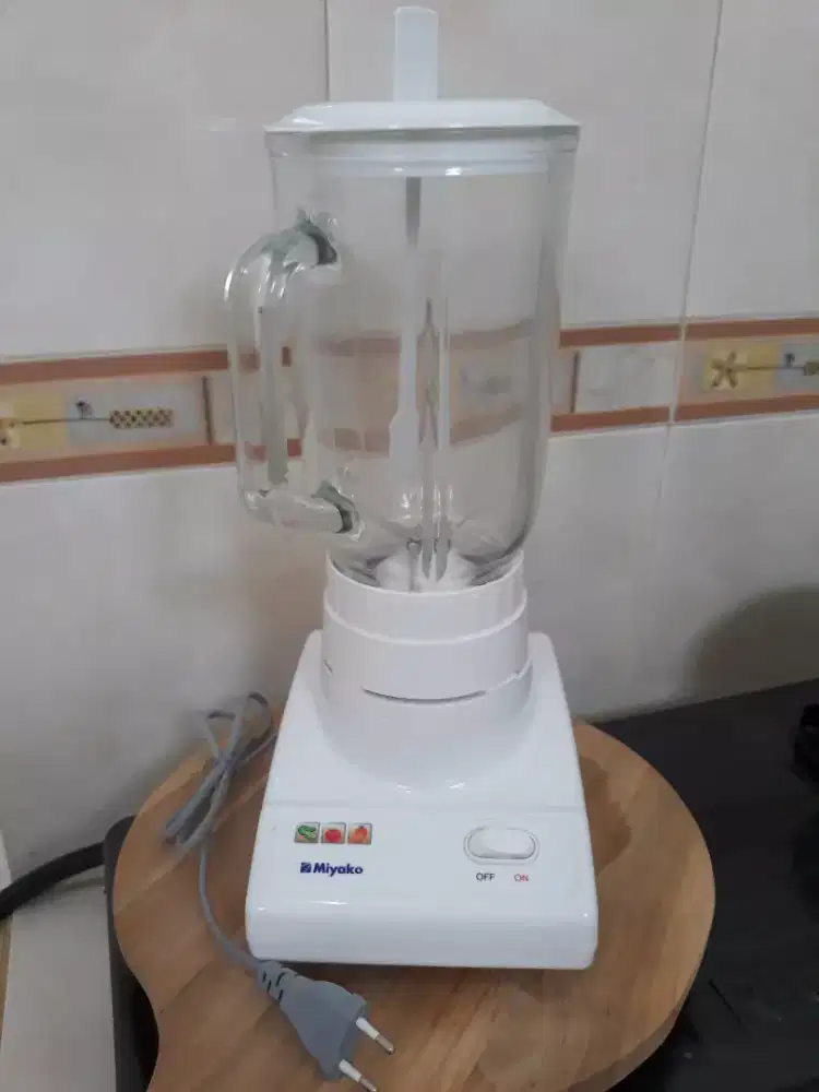 Blender Miyako Kaca Tipe BL-102 GS