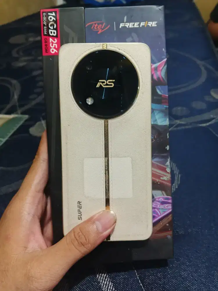 Itel Rs4 Ram 8gb internal 256gb
