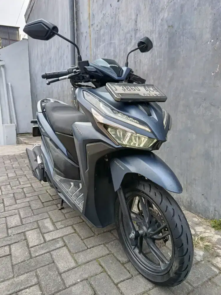 Vario LED 150 Keyless Matte Blue 2019
