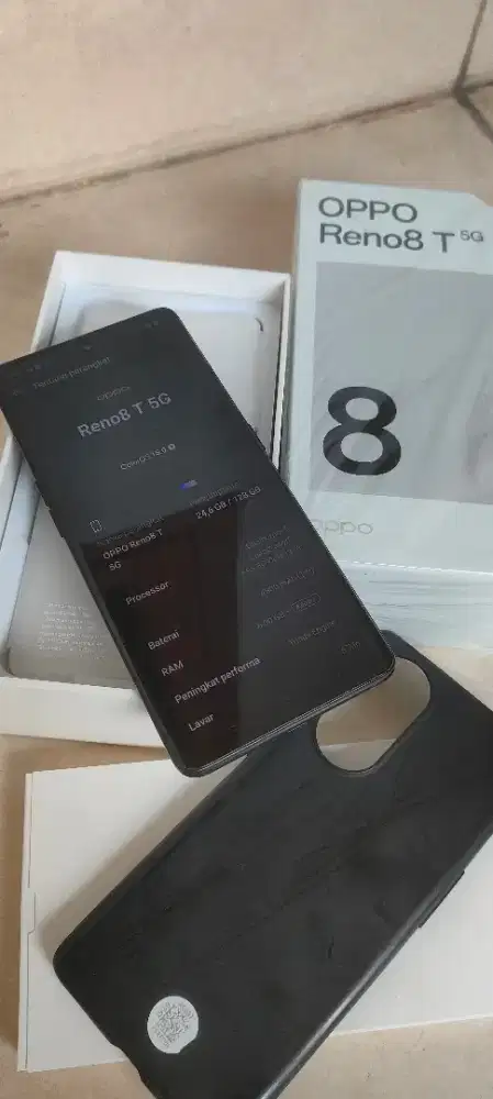 Oppo Reno8 T 5G 8/128 Layar Edge