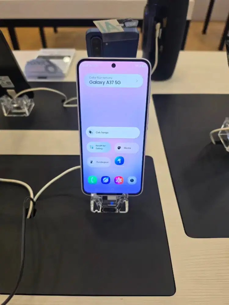 Samsung galaxy A37 free buds core