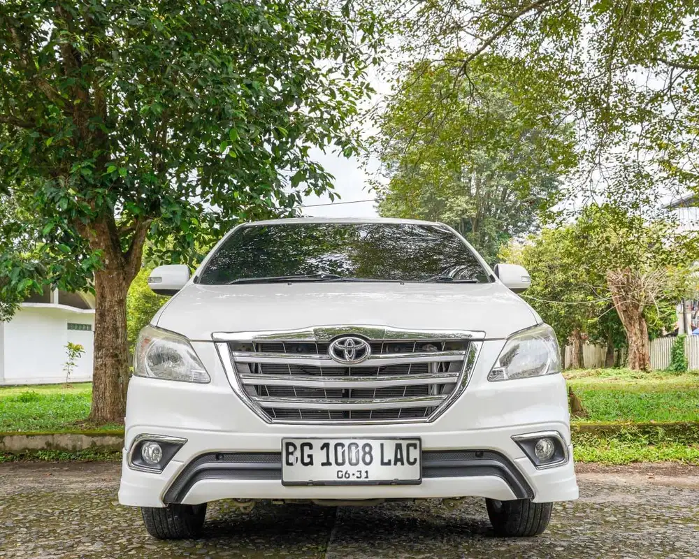 Toyota Innova 2015 V Luxury 2.0 Automatic