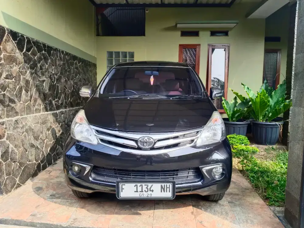Toyota avanza 1.3 G matic 2014